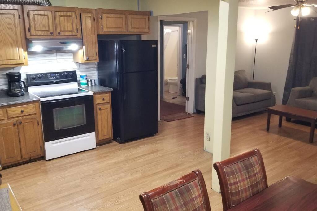 Hotel 5 Beds & 3 Baths Sleeps 11 Hotel Room Suite 102 Booking Stillwater Esterno foto
